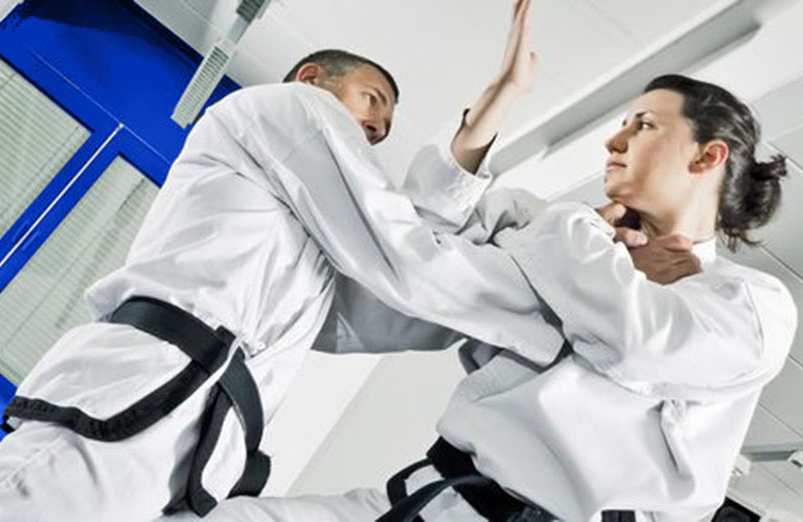 taekwondo-mujer__803x522 image taekwondo-mujer__803x522 AAT-Taekwondoitf en Banfield y Lomas de Zamora | Clases para Todos en Club Brisas Fonrouge 1698